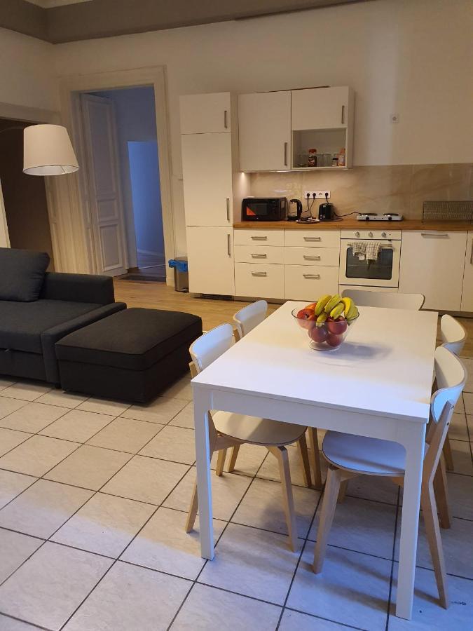 Queen Erzsebet Apartment Budapest Bagian luar foto